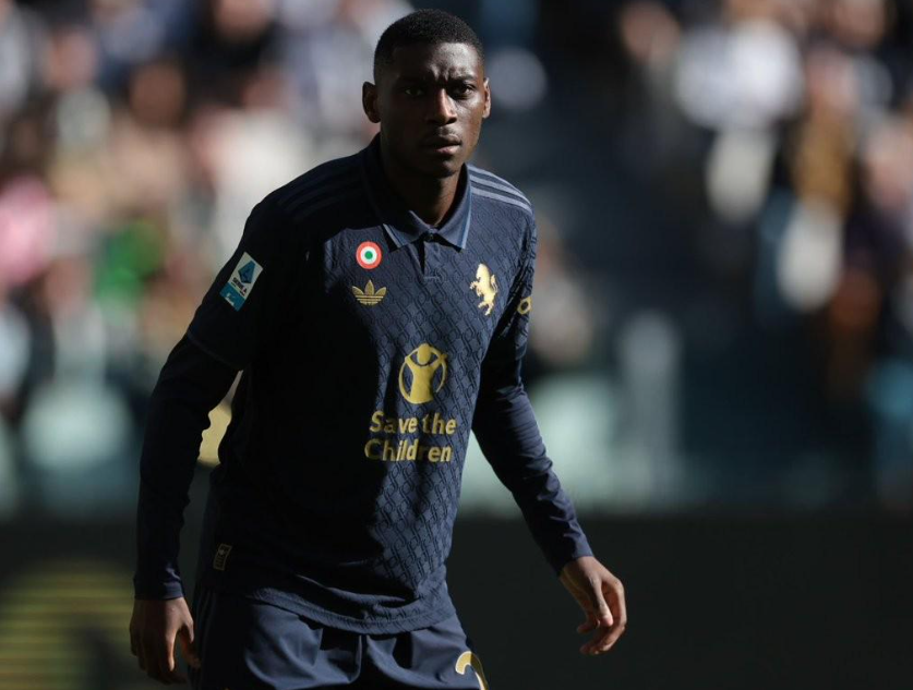 穆阿尼英超赛场受伤，伤愈后复出再遇波折