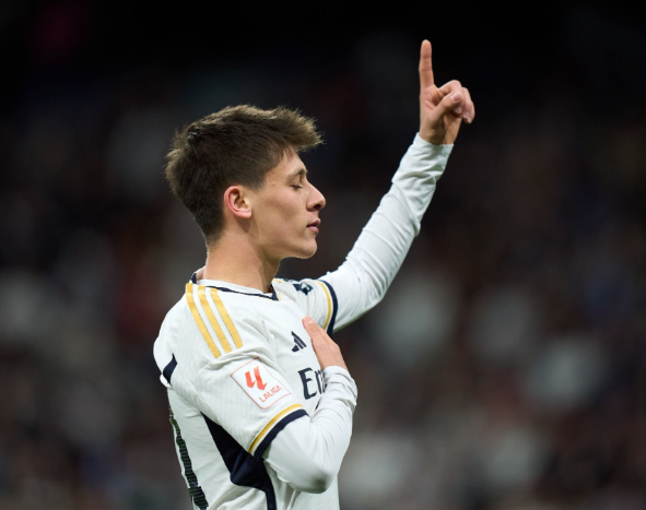 英超三强觊觎皇马中场居莱尔,球员留队意愿强烈