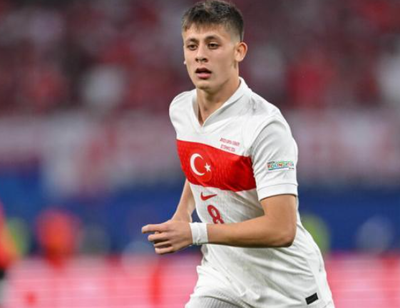 英超三强觊觎<a href='/news/tag/286.html' style='color: blue;'>皇马</a>中场居莱尔,球员留队意愿强烈