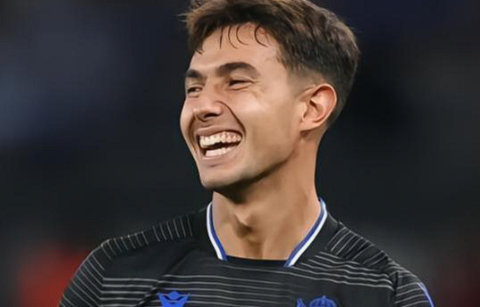 德拉富恩特谈西班牙队后腰配置：罗德里与苏维门迪可共筑中场防线